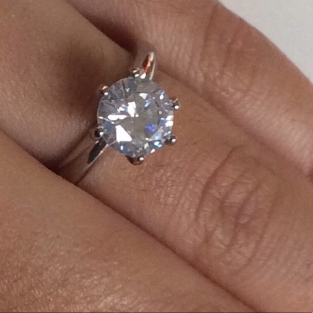 Solitaire 1.5ct  Diamond Ring - Picture 3 of 9